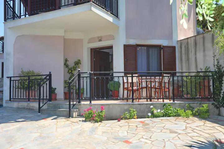 Skopelos Chara'S Lux Apartment Exterior photo